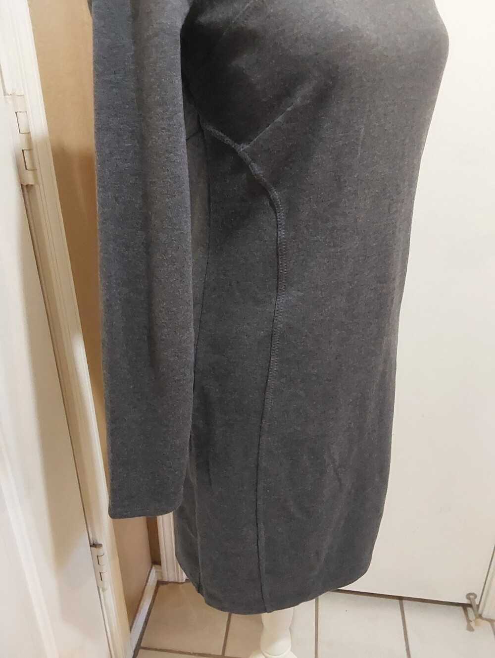 🌺 Just Like New Athleta Charcoal Gray Long Sleeve Bodycon Dress - Picture 3 of 12